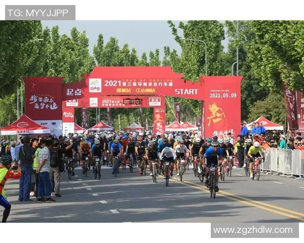 中港足球明星赛在义乌激情开赛球迷共庆足球盛宴与友谊之旅 中港足球明星赛在义乌激情开赛球迷共庆足球盛宴与友谊之旅